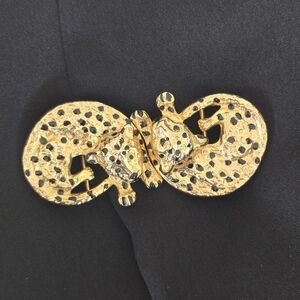 MIMI Di N 1973 Goldtone Black Enamel Leopard Belt Buckle 3.75” Vintage